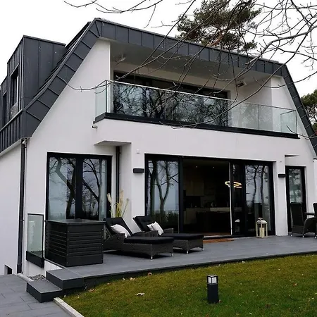 2 Strandallee 13 * Timmendorfer Strand